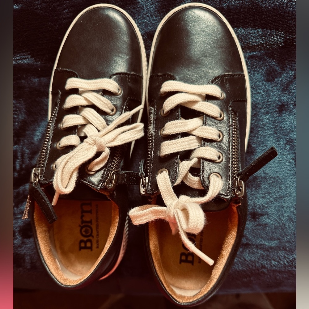 Born leather sneakers size 7 1/2